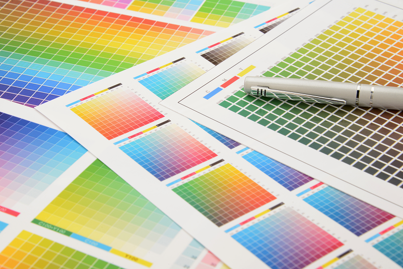 【プロセスカラーとは】特色・DICとの違いやCMYKを用いた印刷方式を解説
